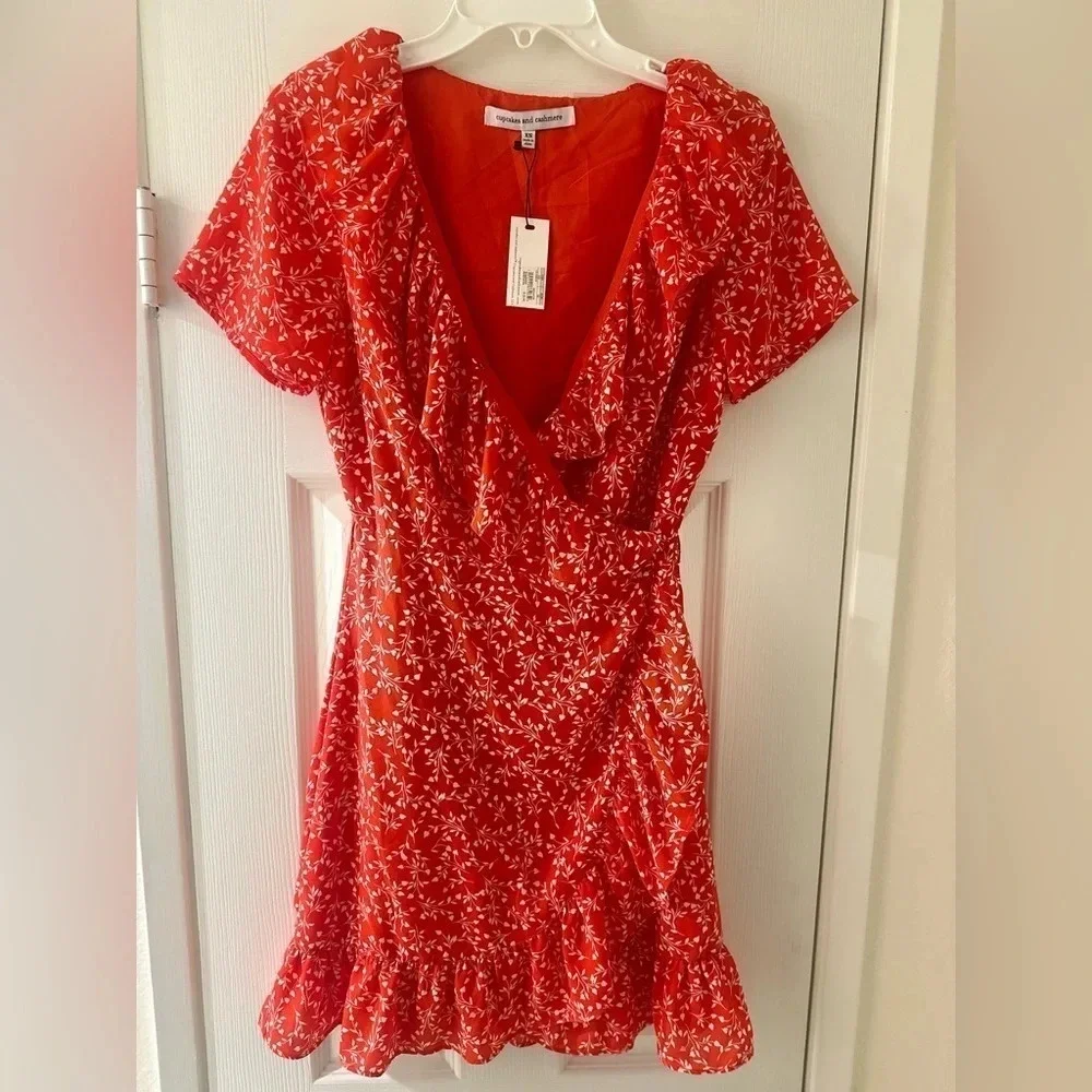 Nwt- Cupakes & Cashmire Orange/Coral Print Wrap Flutter Dress. Size Xs.